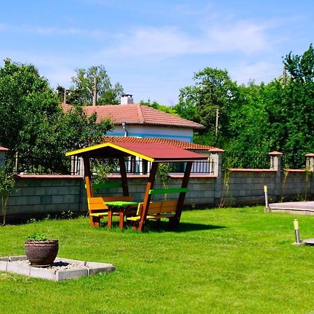 Вила Релакс - Villa Relax Sokolovo ภายนอก รูปภาพ
