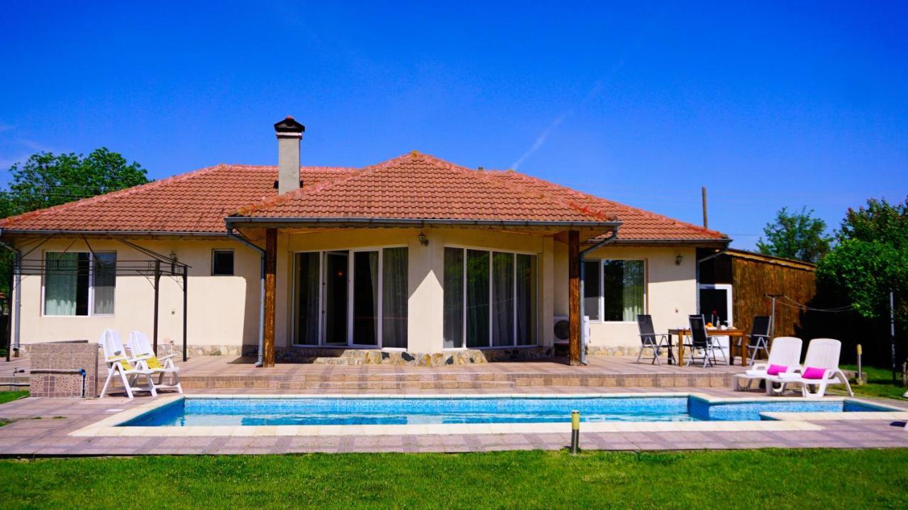 Вила Релакс - Villa Relax Sokolovo ภายนอก รูปภาพ