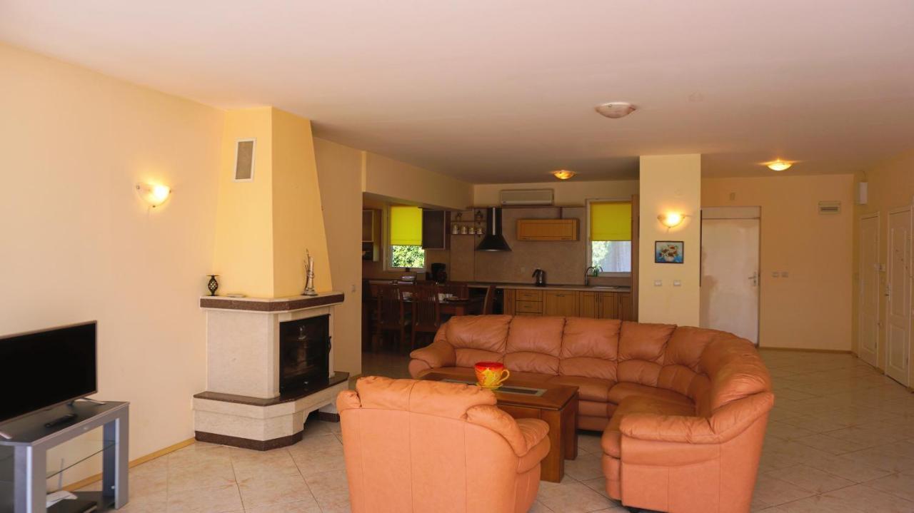 Вила Релакс - Villa Relax Sokolovo ภายนอก รูปภาพ