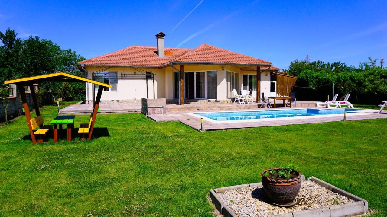Вила Релакс - Villa Relax Sokolovo ภายนอก รูปภาพ