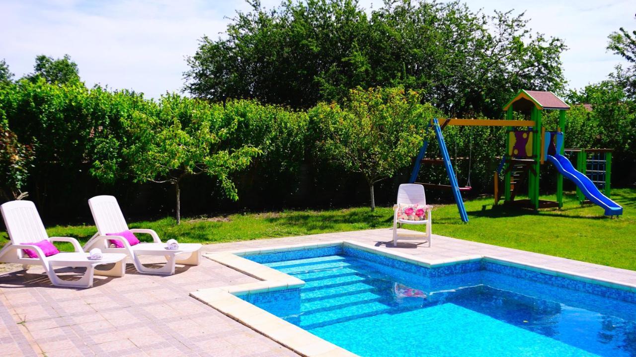 Вила Релакс - Villa Relax Sokolovo ภายนอก รูปภาพ