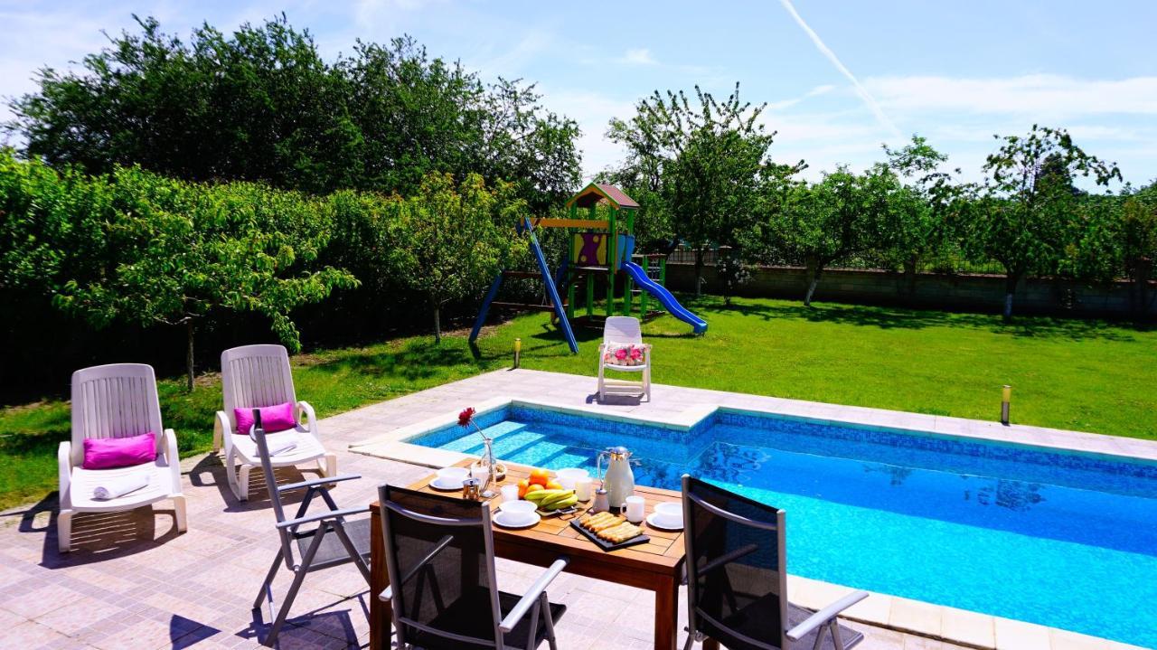 Вила Релакс - Villa Relax Sokolovo ภายนอก รูปภาพ