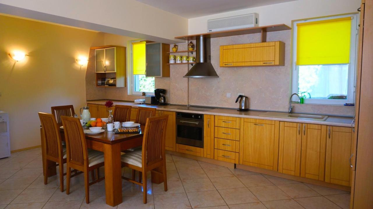 Вила Релакс - Villa Relax Sokolovo ภายนอก รูปภาพ