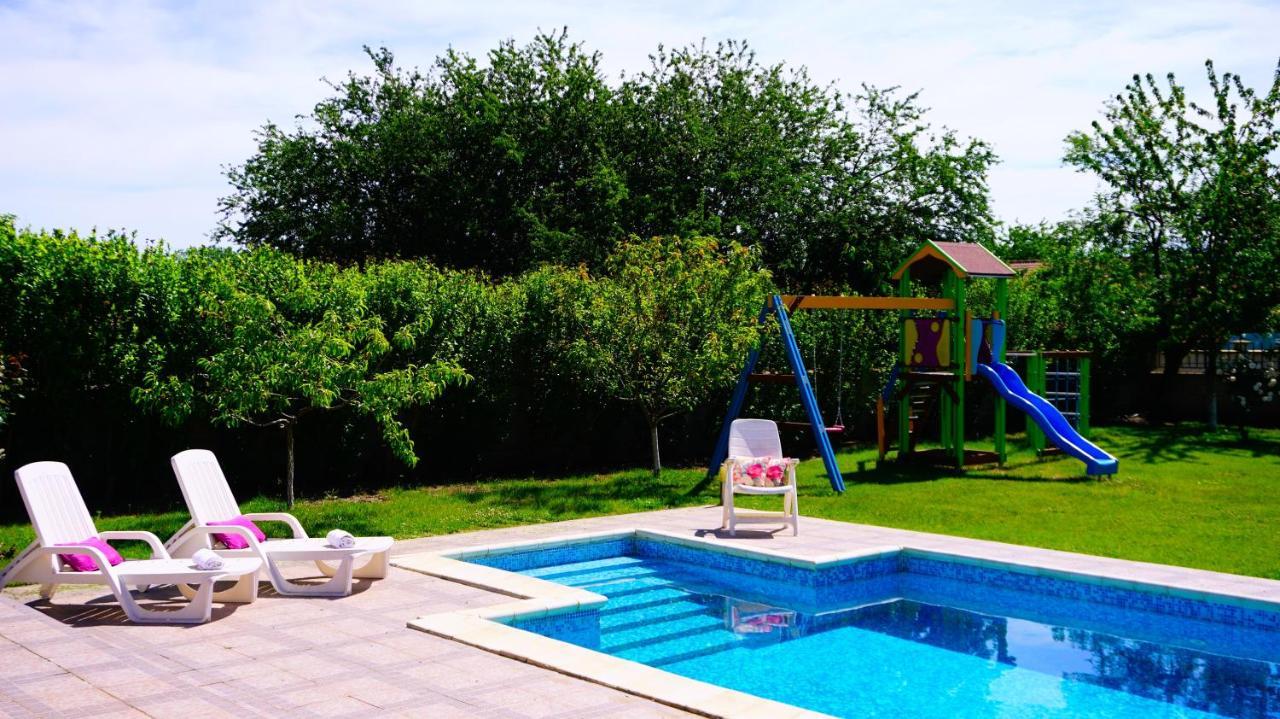 Вила Релакс - Villa Relax Sokolovo ภายนอก รูปภาพ