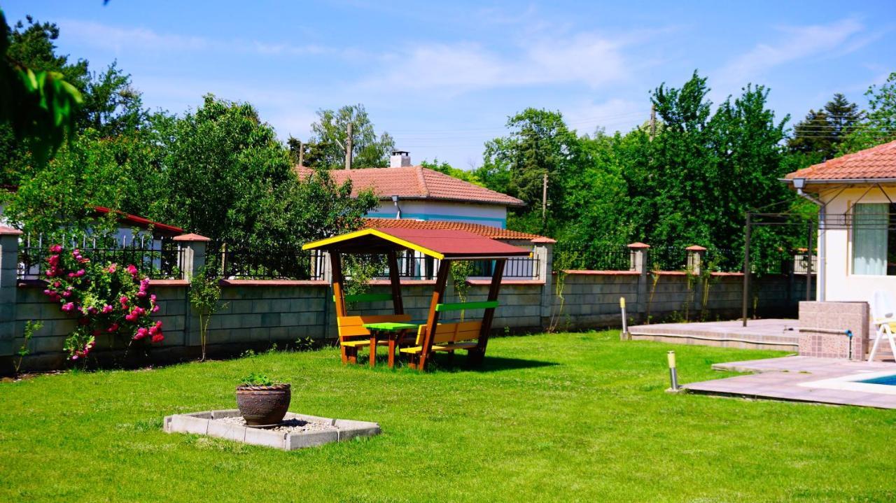 Вила Релакс - Villa Relax Sokolovo ภายนอก รูปภาพ