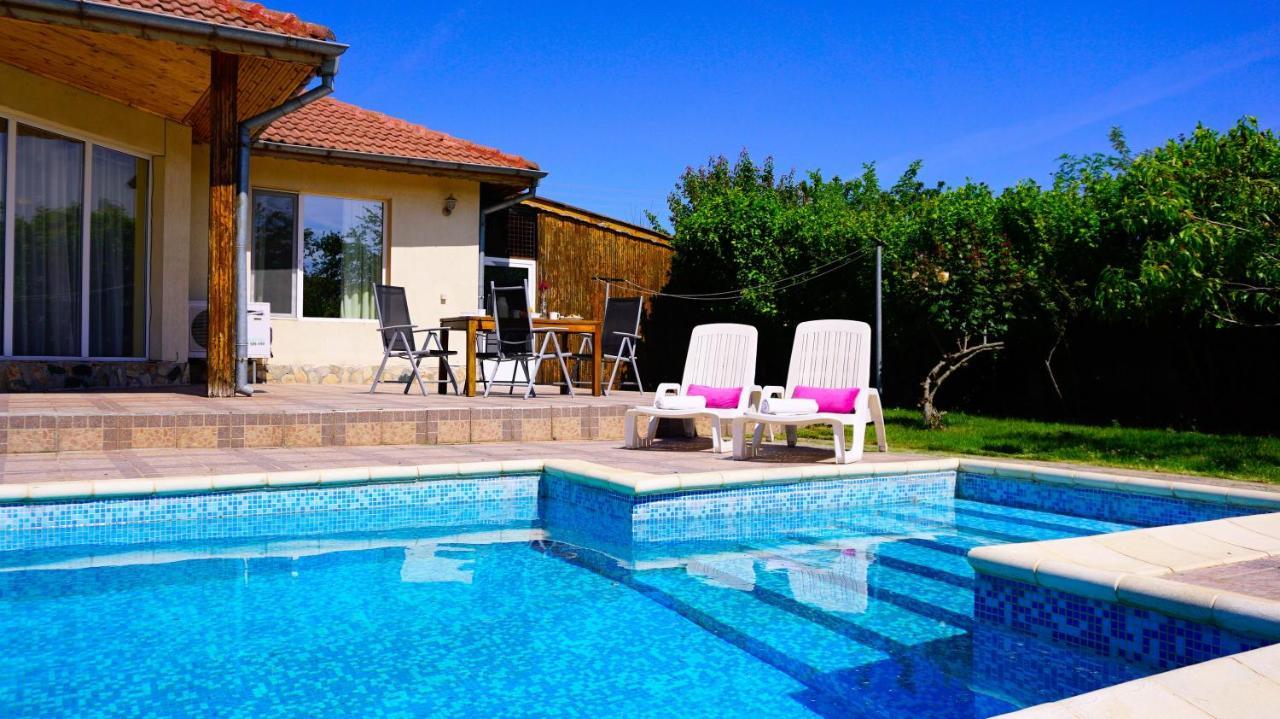 Вила Релакс - Villa Relax Sokolovo ภายนอก รูปภาพ
