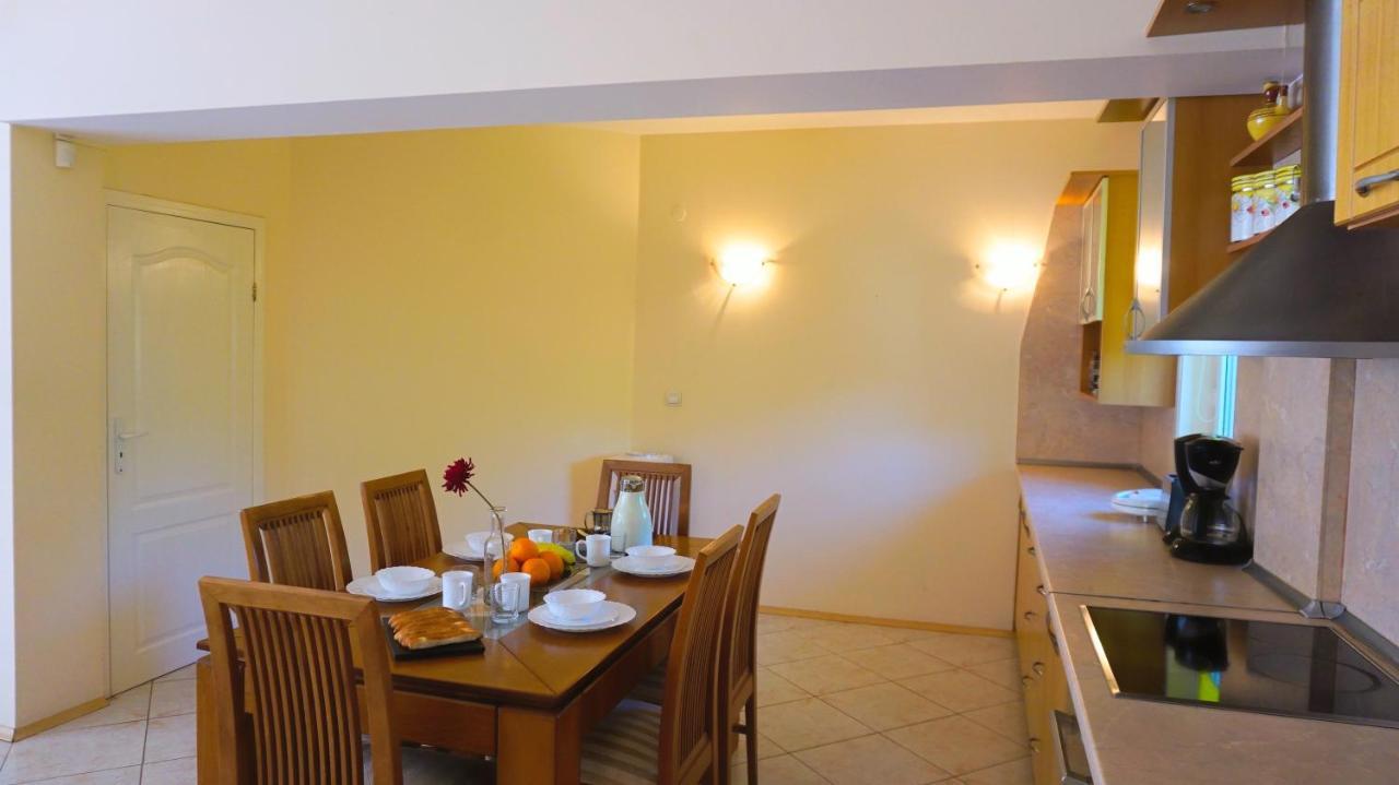 Вила Релакс - Villa Relax Sokolovo ภายนอก รูปภาพ